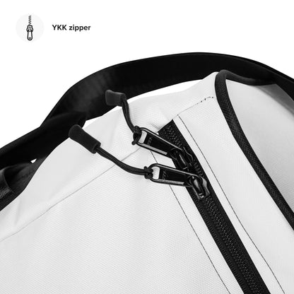 Dettaglio della cerniera YKK nera con due cursori sulla borsa sportiva bianca Sick Story